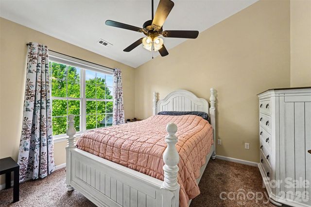 1033 Woodglen Lane, Matthews, NC 28104