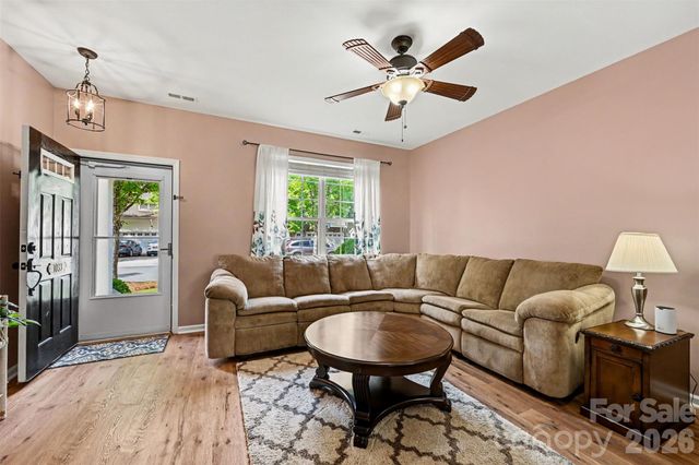 1033 Woodglen Lane, Matthews, NC 28104
