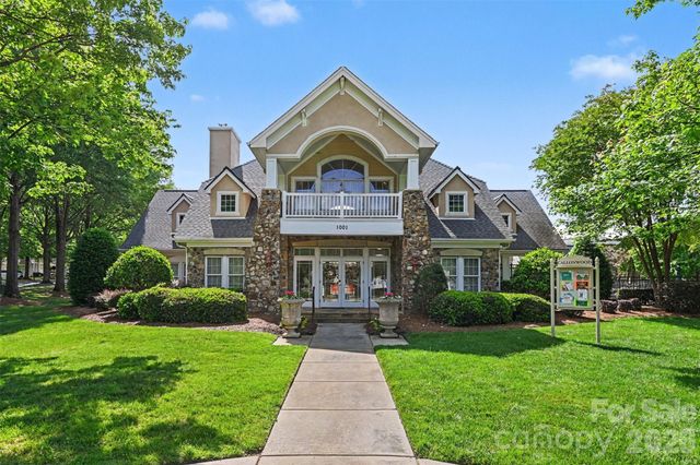 1033 Woodglen Lane, Matthews, NC 28104