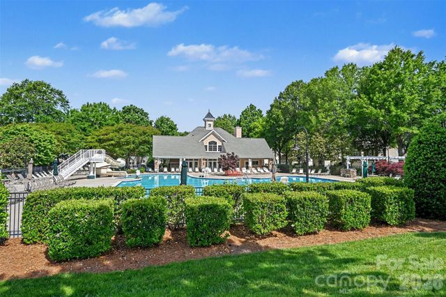 1033 Woodglen Lane, Matthews, NC 28104