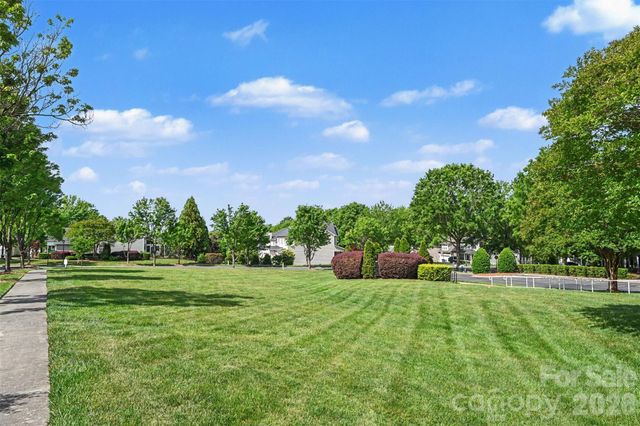 1033 Woodglen Lane, Matthews, NC 28104