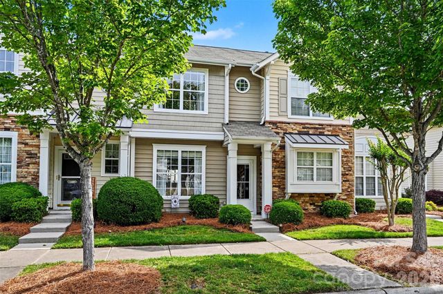 1033 Woodglen Lane, Matthews, NC 28104