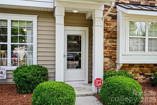 1033 Woodglen Lane, Matthews, NC 28104