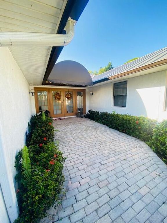 3290 SW Island Way, Palm City, FL 34990