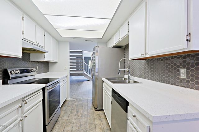 2615 N HAYDEN Road 103, Scottsdale, AZ 85257