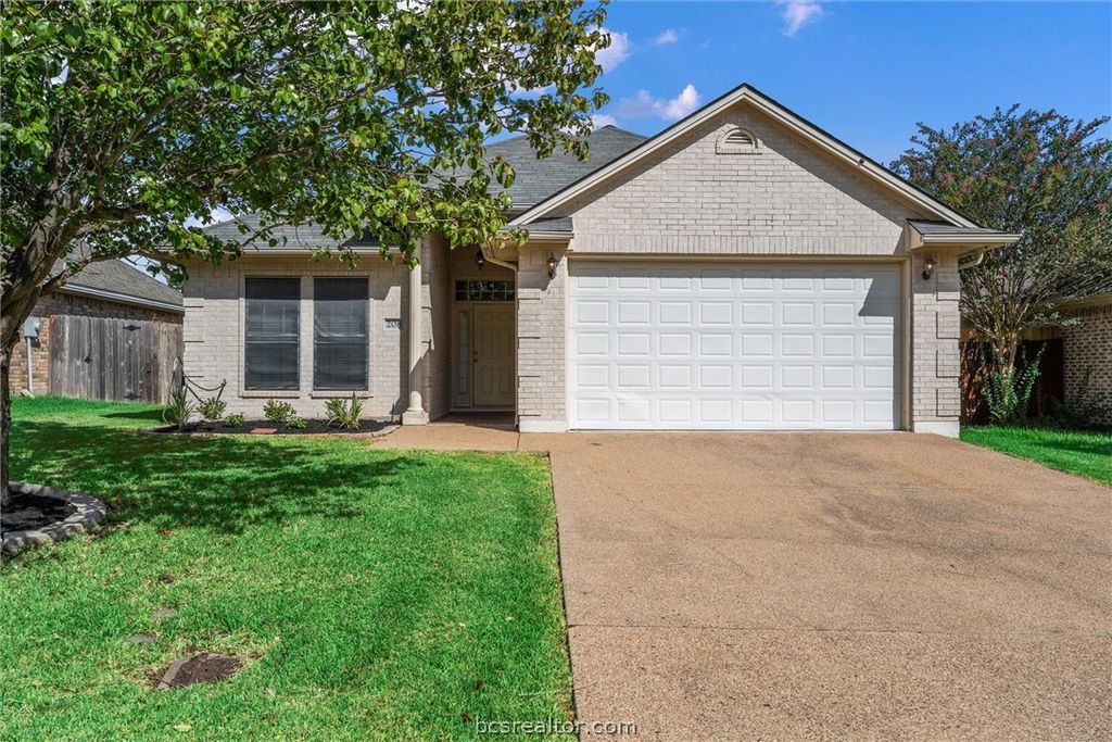 208 Stuttgart Circle, College Station, TX 77845 — exterior