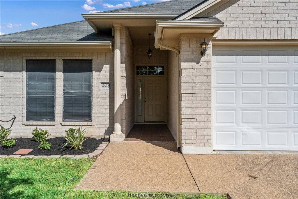 208 Stuttgart Circle, College Station, TX 77845 — photo 2