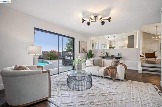 2875 Norcrest Dr, San Jose, CA 95148