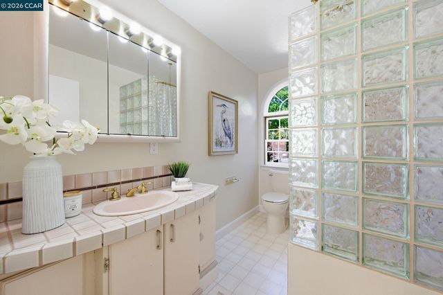 2465 Wright Ave, Pinole, CA 94564