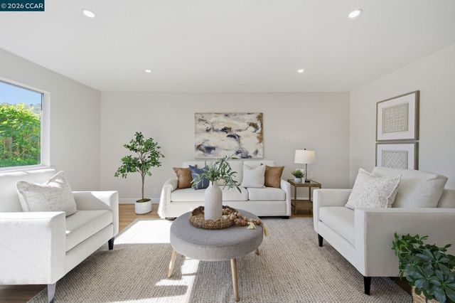 2465 Wright Ave, Pinole, CA 94564