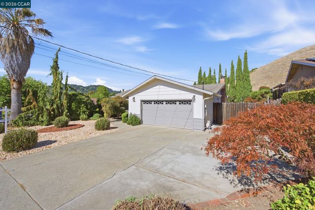 2465 Wright Ave, Pinole, CA 94564