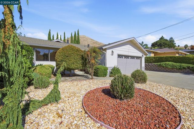 2465 Wright Ave, Pinole, CA 94564