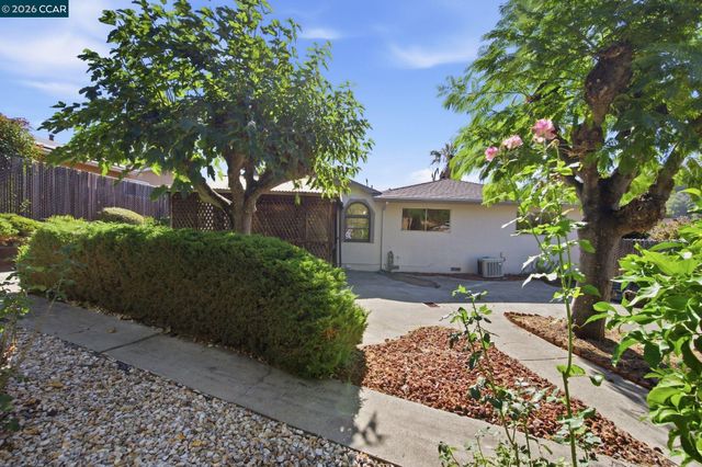2465 Wright Ave, Pinole, CA 94564
