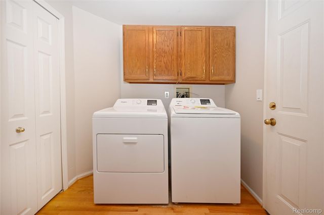 7274 Westchester Road 8, West Bloomfield Charter Township, MI 48322