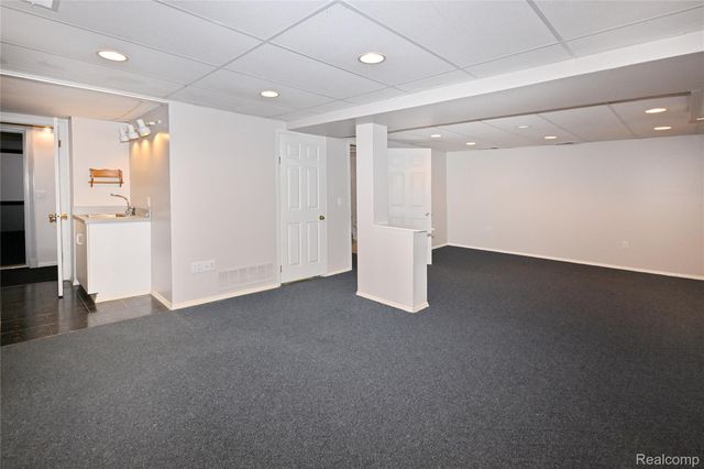 7274 Westchester Road 8, West Bloomfield Charter Township, MI 48322