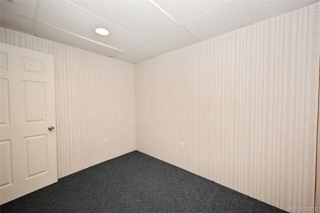 7274 Westchester Road 8, West Bloomfield Charter Township, MI 48322