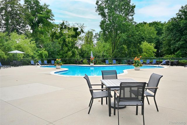 7274 Westchester Road 8, West Bloomfield Charter Township, MI 48322