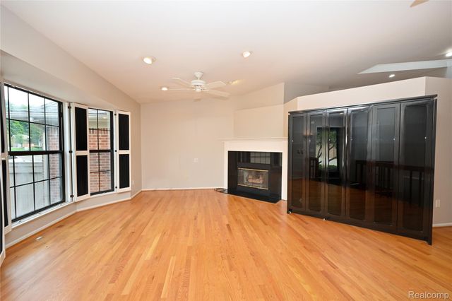 7274 Westchester Road 8, West Bloomfield Charter Township, MI 48322