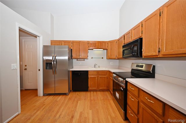 7274 Westchester Road 8, West Bloomfield Charter Township, MI 48322