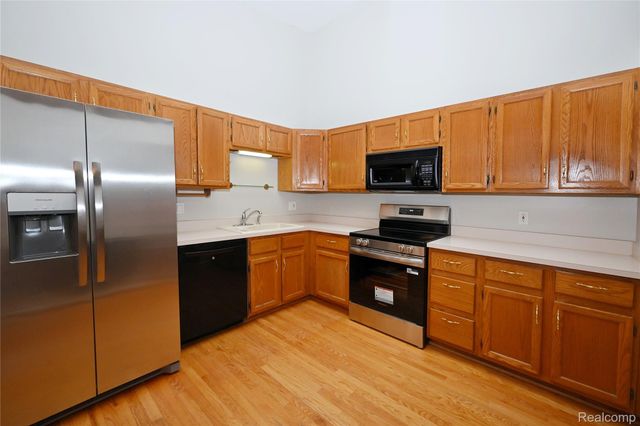 7274 Westchester Road 8, West Bloomfield Charter Township, MI 48322