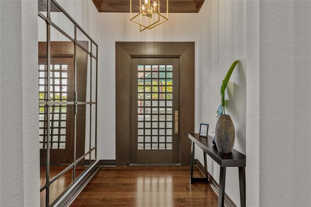 1008 PASEO DEL RIO NE, St Petersburg, FL 33702