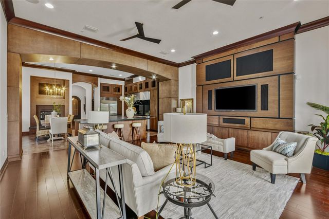 1008 PASEO DEL RIO NE, St Petersburg, FL 33702