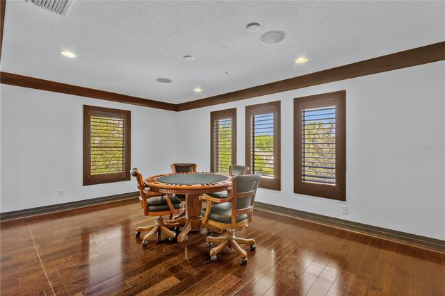 1008 PASEO DEL RIO NE, St Petersburg, FL 33702