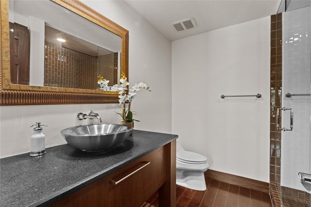 1008 PASEO DEL RIO NE, St Petersburg, FL 33702