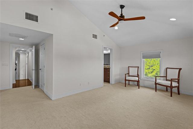1008 PASEO DEL RIO NE, St Petersburg, FL 33702