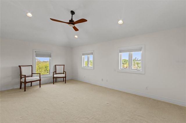 1008 PASEO DEL RIO NE, St Petersburg, FL 33702