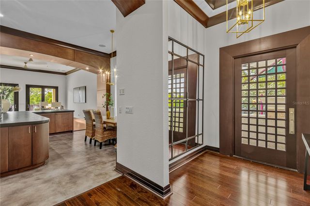 1008 PASEO DEL RIO NE, St Petersburg, FL 33702