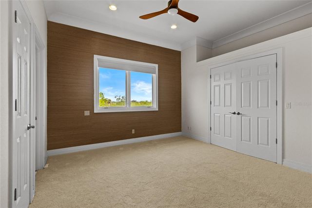 1008 PASEO DEL RIO NE, St Petersburg, FL 33702