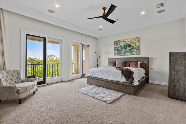 1008 PASEO DEL RIO NE, St Petersburg, FL 33702