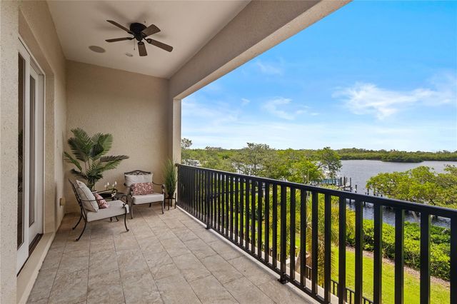 1008 PASEO DEL RIO NE, St Petersburg, FL 33702