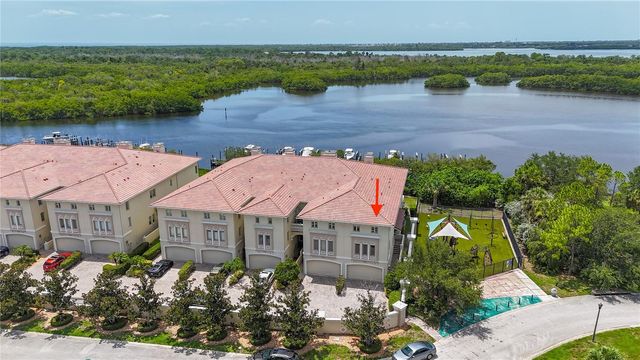 1008 PASEO DEL RIO NE, St Petersburg, FL 33702