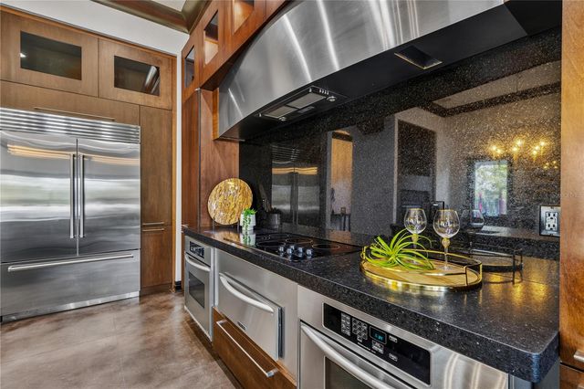 1008 PASEO DEL RIO NE, St Petersburg, FL 33702