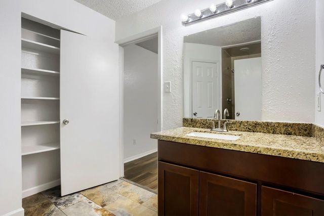 7218 Camino Verde Drive, Houston, TX 77083