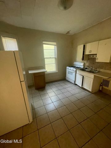 314 Georgetta Dix Plaza, Schenectady, NY 12307