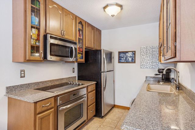 3275 Hill Ridge Drive 29, Eagan, MN 55121