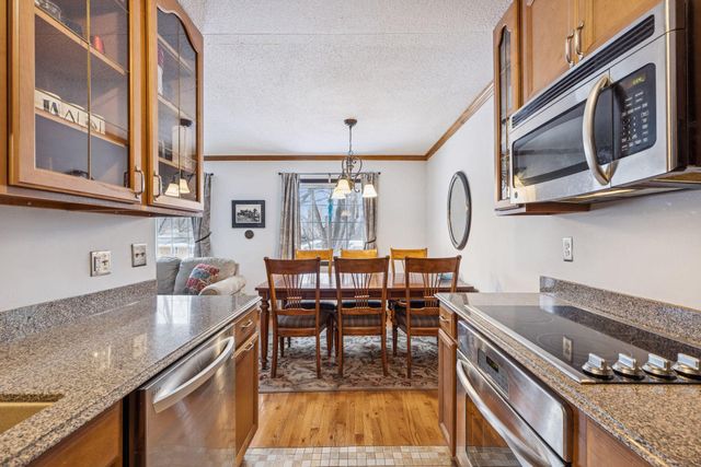 3275 Hill Ridge Drive 29, Eagan, MN 55121