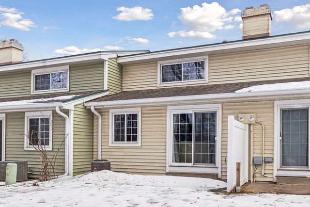 3275 Hill Ridge Drive 29, Eagan, MN 55121