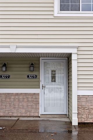 3275 Hill Ridge Drive 29, Eagan, MN 55121