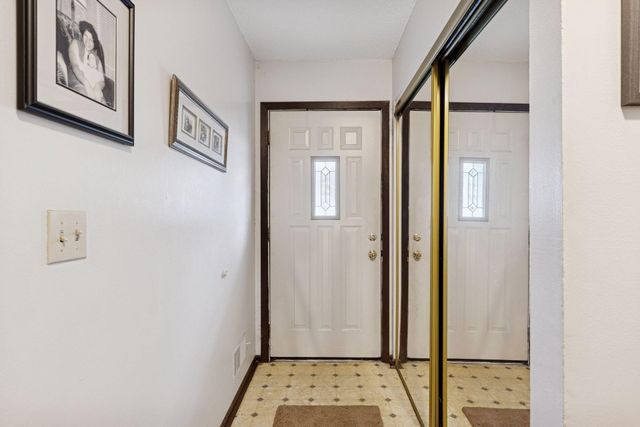 3275 Hill Ridge Drive 29, Eagan, MN 55121