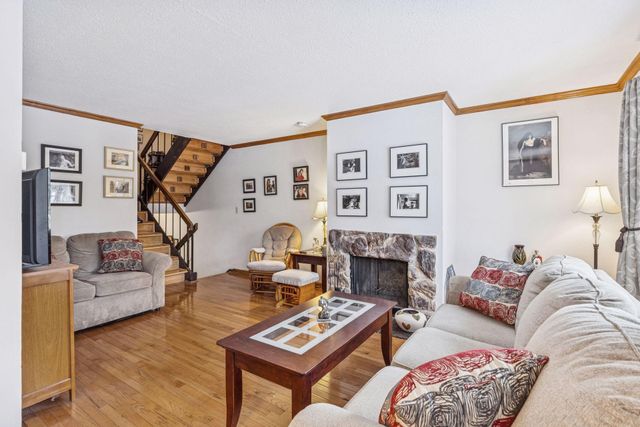 3275 Hill Ridge Drive 29, Eagan, MN 55121