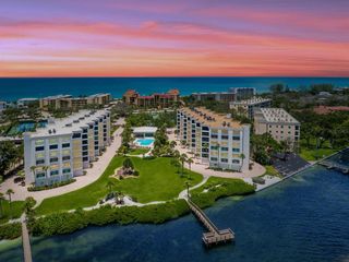 8701 MIDNIGHT PASS ROAD 104, Sarasota, FL 34242