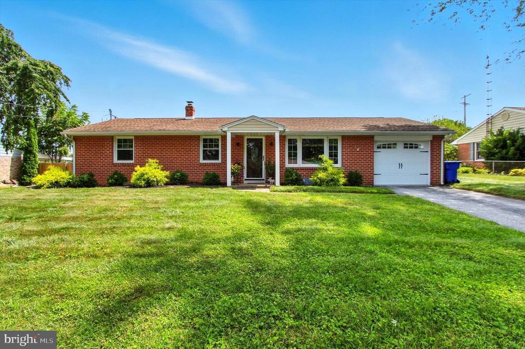 2486 WILDON DR, York, PA 17403