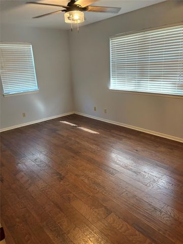 12421 Lowden LN A, Manchaca, TX 78652