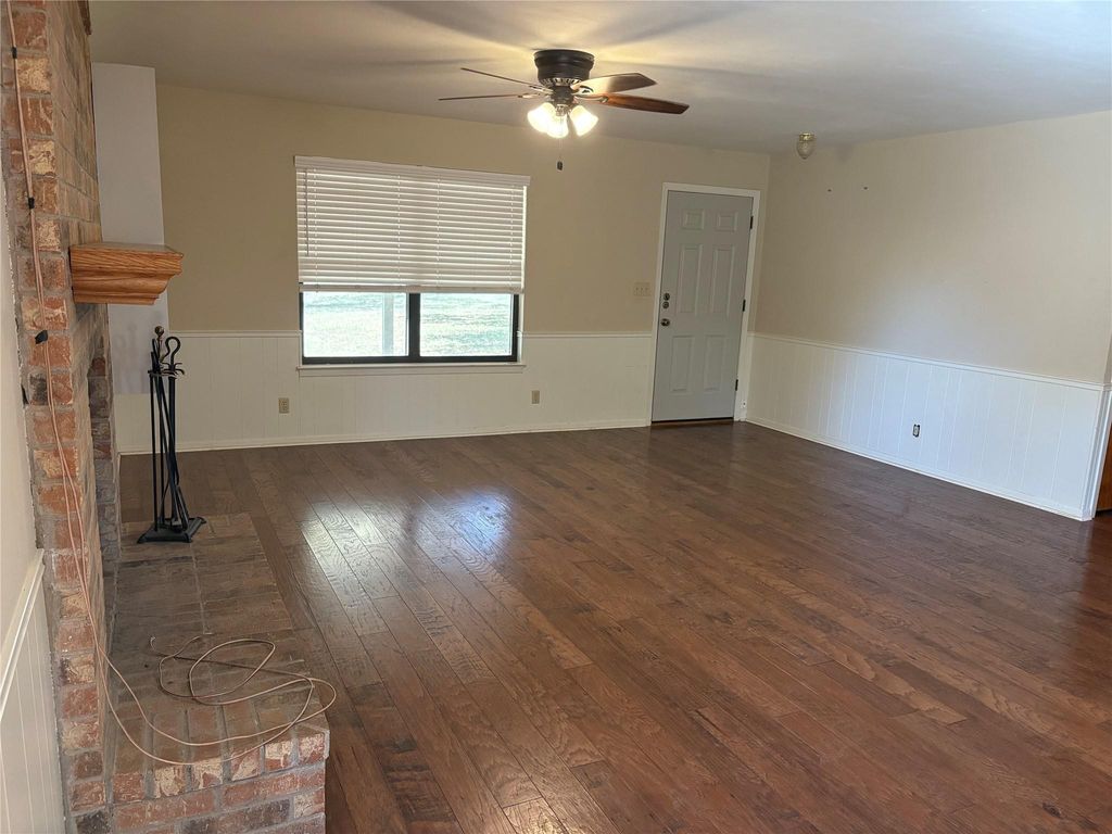 12421 Lowden LN A, Manchaca, TX 78652