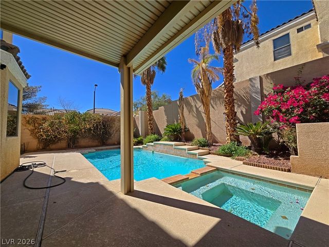 6901 Trace Hollow Street, Las Vegas, NV 89149