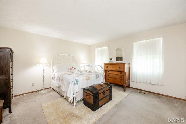 44 Belle Crest Drive, Belleville, IL 62221